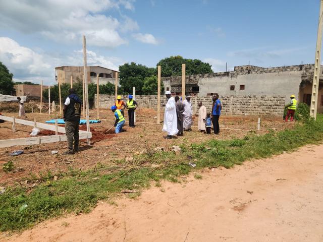 Pose de la première pierre du projet de Goudomp