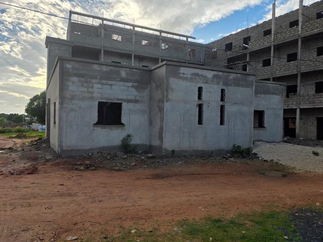 Construction d'un complexe à Goudomp